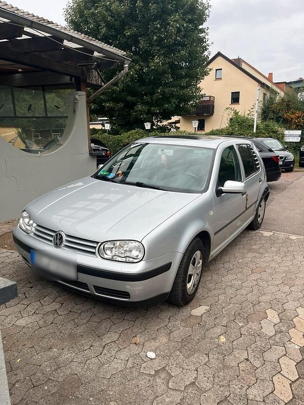 Silber Gebraucht 2001 VW Golf IV Kleinwagen | 2.000 € (Fairer Preis) - Bild 1/4