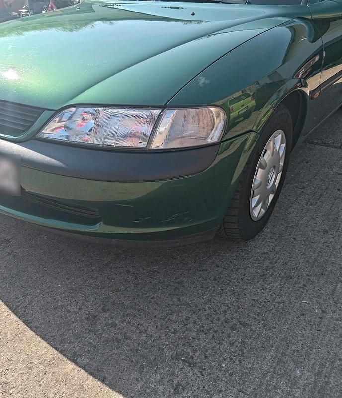Gebraucht Opel Vectra 101 PS (74 kW) 1999 Grün Limousine