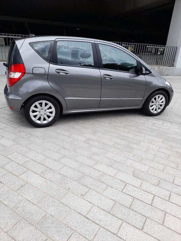 Gebraucht Mercedes A170 Elegance 116 PS (85 kW) 2009 Grau Van / Kleinbus