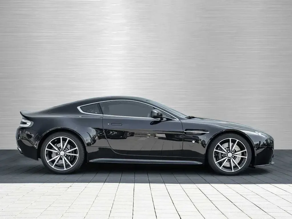 Gebraucht Aston Martin V8 Vantage 436 PS (320 kW) 2015 Onyx black Coupé