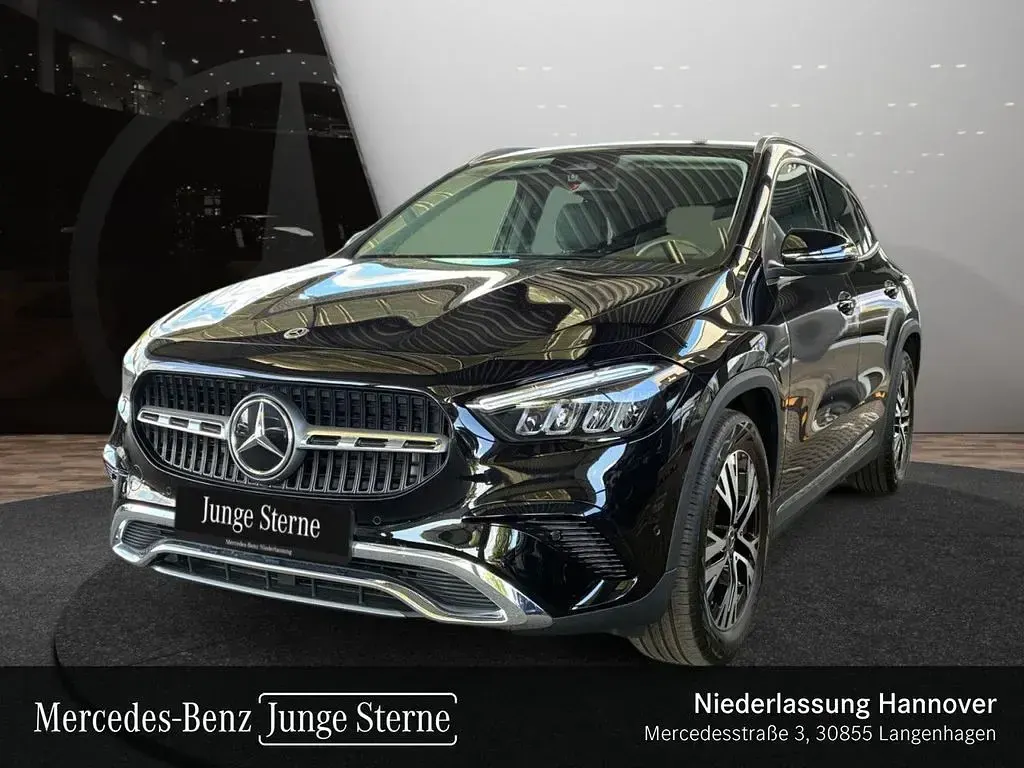 Gebraucht Mercedes GLA180 Progressive 136 PS (100 kW) 2025 Kosmosschwarz SUV