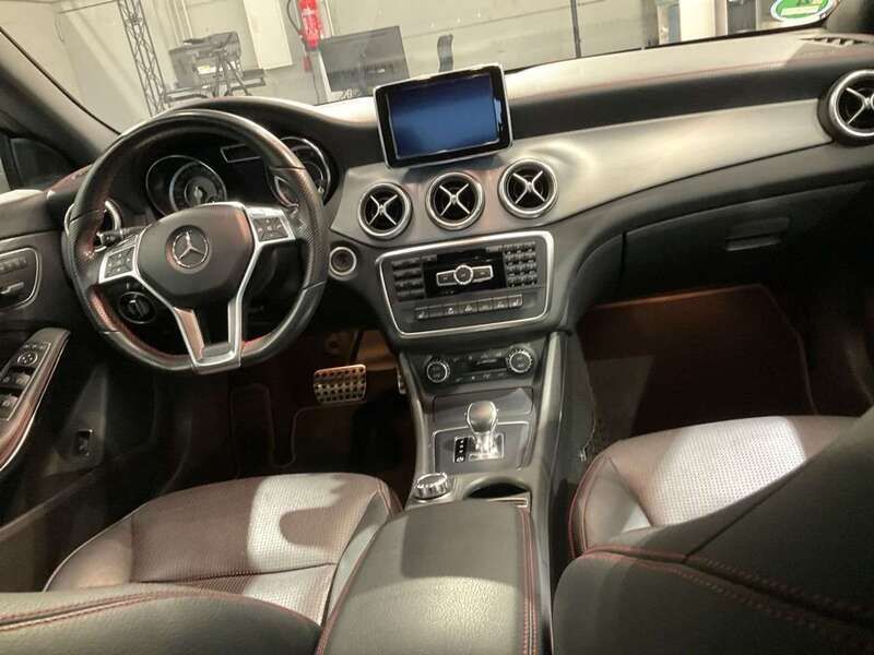 Violett Gebraucht 2014 Mercedes CLA45 AMG AMG Coupé | 19.999 € (Superpreis) - Bild 1/4
