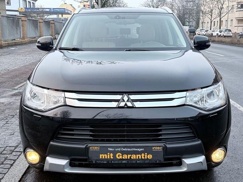 Gebraucht Mitsubishi Outlander 150 PS (110 kW) 2014 Schwarz SUV