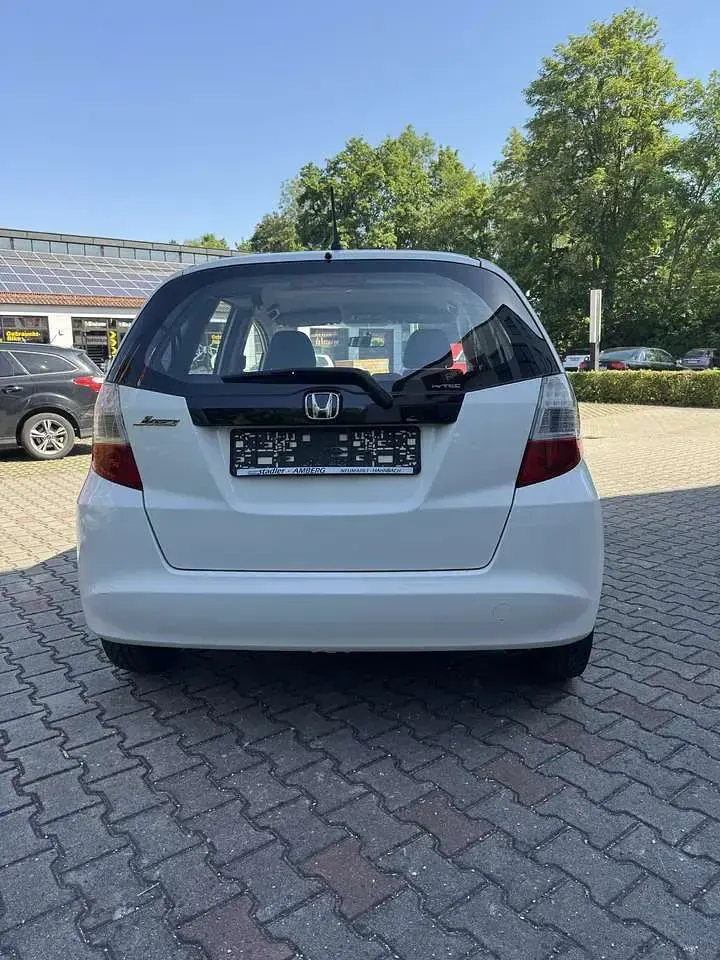 Gebraucht Honda Jazz Trend 90 PS (66 kW) 2010 Taffeta white Kleinwagen