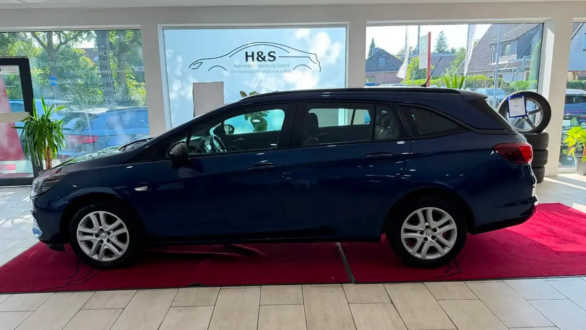 Gebraucht Opel Astra Business 110 PS (80 kW) 2022 Nautic blau Kleinwagen