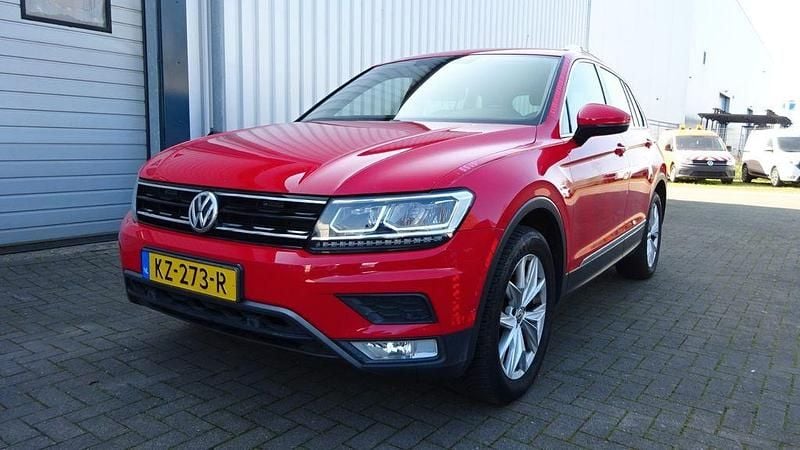 Gebraucht VW Tiguan Highline 150 PS (110 kW) 2017 Rot SUV