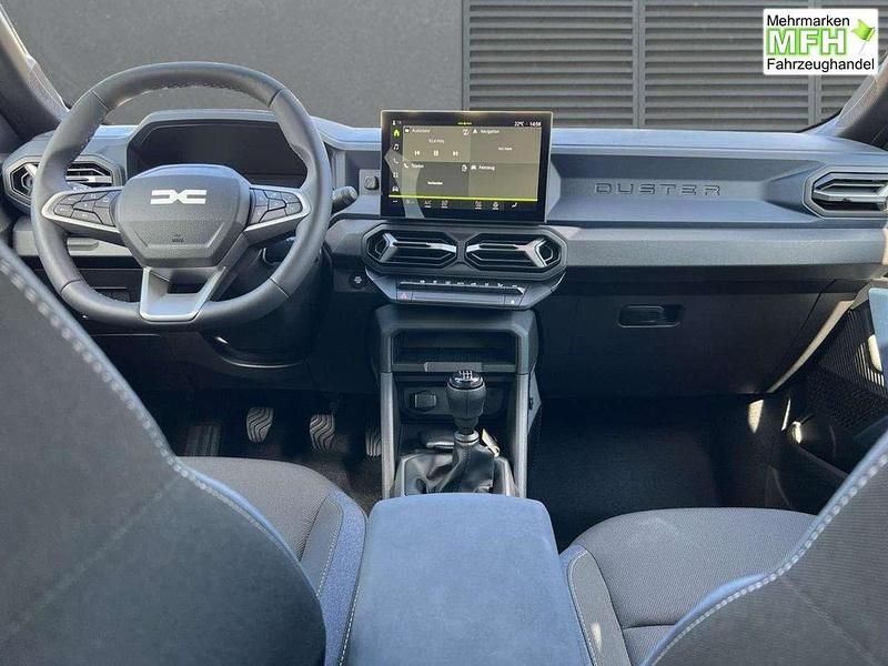 Neu Dacia Duster Journey 101 PS (74 kW) 2025 Terracottabraun SUV