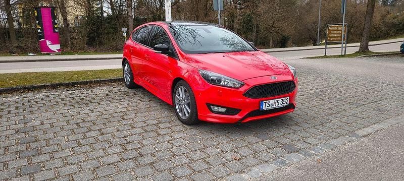 Gebraucht Ford Focus ST-Line 182 PS (133 kW) 2018 Rot Limousine