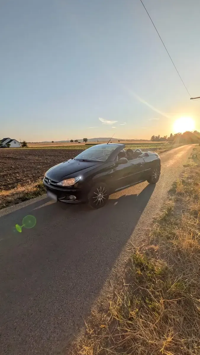 Gebraucht Peugeot 206 CC 109 PS (80 kW) 2003 Schwarz Cabrio
