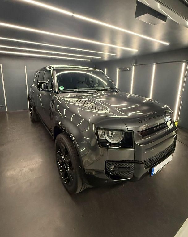 Grau Gebraucht 2023 Land Rover Defender SUV | 99.000 € (Guter Preis) - Bild 1/4