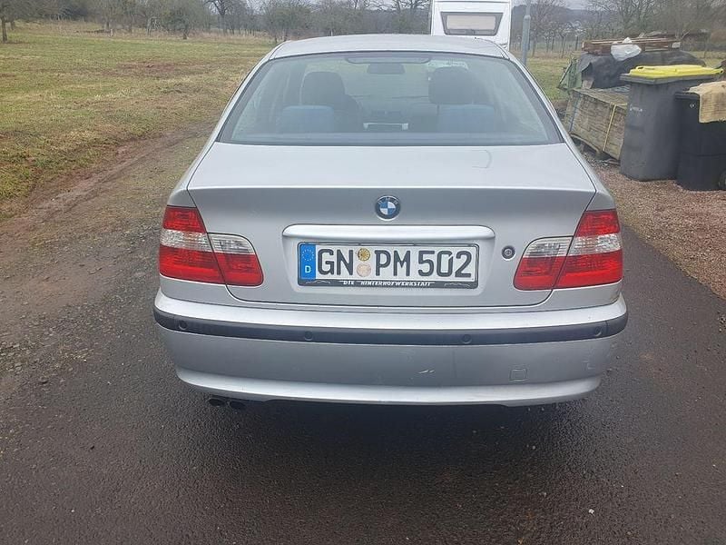 Gebraucht BMW 320 Sport Line 170 PS (125 kW) 2002 Silber Limousine