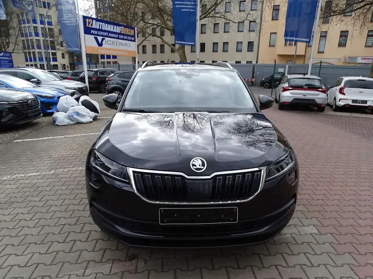 Gebraucht Skoda Karoq 150 PS (110 kW) 2021 Schwarz SUV