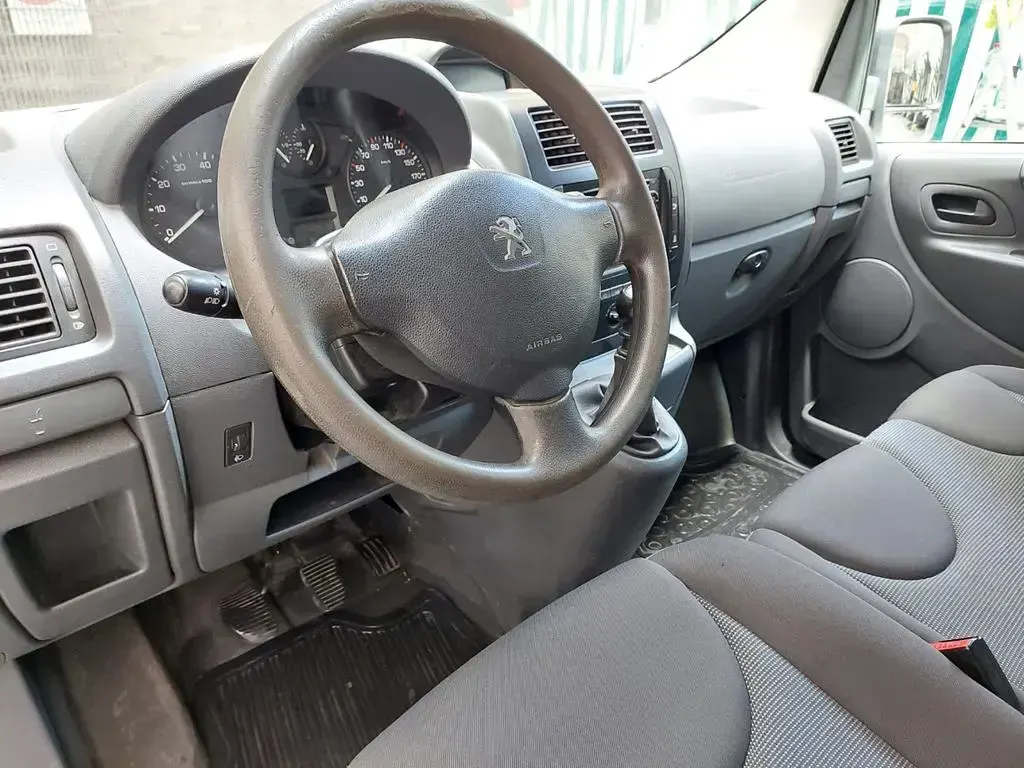 Gebraucht Peugeot Expert 128 PS (94 kW) 2015 Weiß Van