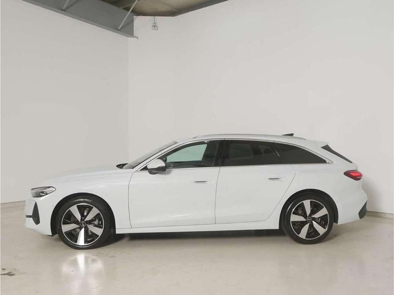 Second-hand Audi A5 Sport 204 CP (150 kW) 2025 Alb Break