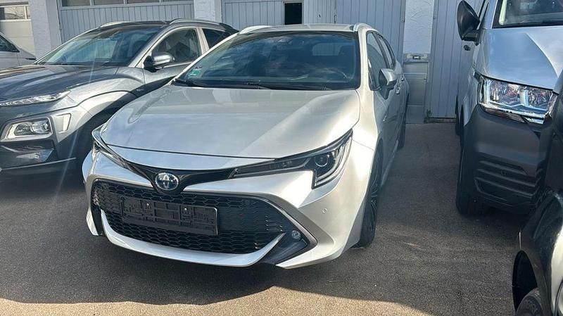 Silber Gebraucht 2021 Toyota Corolla Team Limousine | 18.700 € (Superpreis) - Bild 1/4
