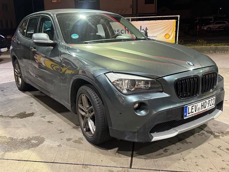 Grau Gebraucht 2010 BMW X1 SUV | 6.500 € (Superpreis) - Bild 1/4