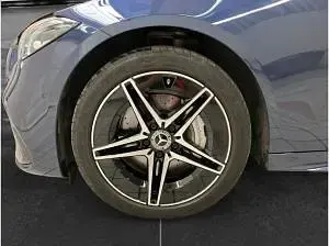 Gebraucht Mercedes C300 197 PS (144 kW) 2024 Blau (sodalithblau) Kombi
