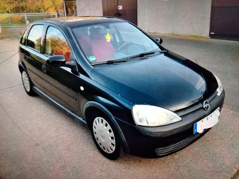 Second-hand Opel Corsa Comfort 58 CP (42 kW) 2001 Negru Hatchback