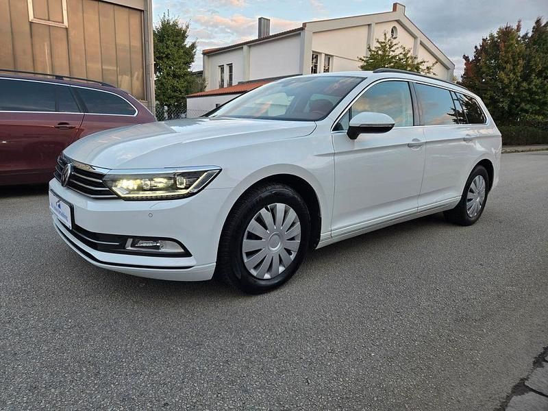 Weiß Gebraucht 2018 VW Passat Kombi | 14.990 € (Superpreis) - Bild 1/4