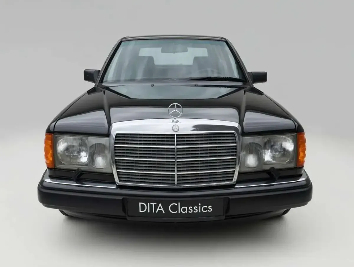 Gebraucht Mercedes E200 122 PS (89 kW) 1992 Schwarz Limousine