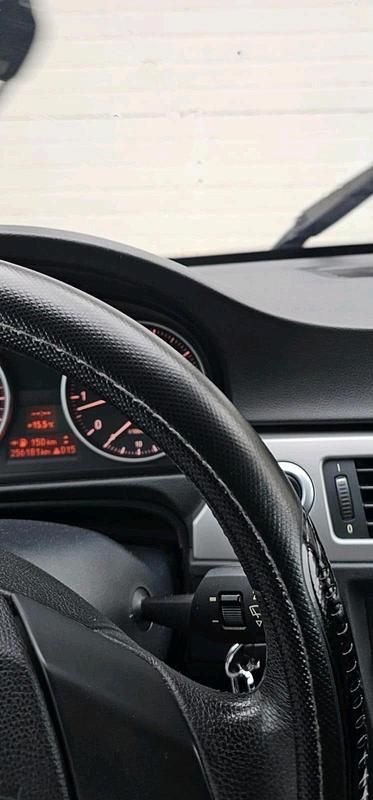 Gebraucht BMW 320 150 PS (110 kW) 2008 Grau Limousine