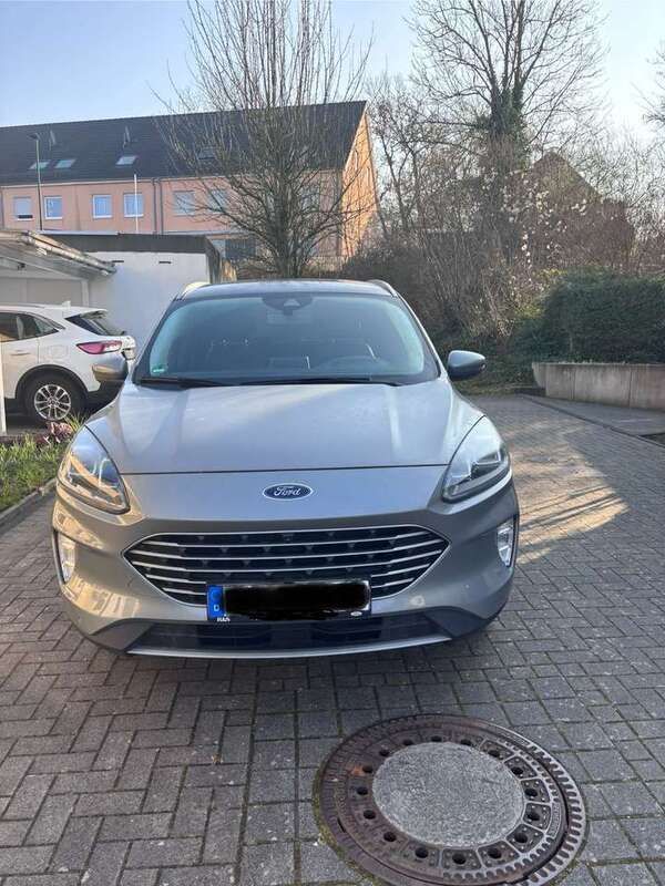 Grau Gebraucht 2022 Ford Kuga Titanium X SUV | 24.999 € (Fairer Preis) - Bild 1/4
