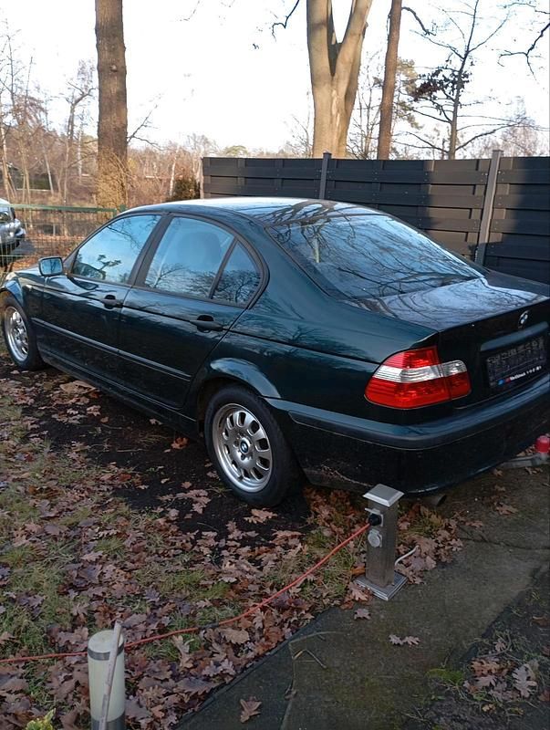 Grün Gebraucht 2002 BMW 316 Limousine | 1.750 € (Fairer Preis) - Bild 1/4