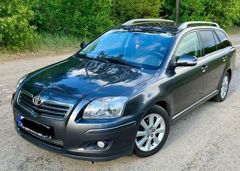Grau Gebraucht 2007 Toyota Avensis Kombi | 4.600 € (Teuer) - Bild 1/4