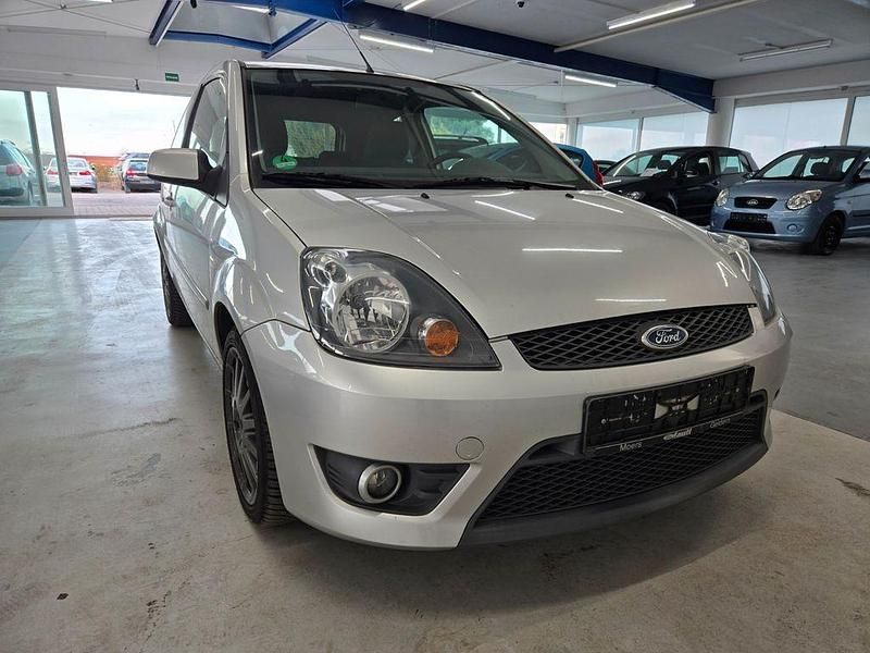 Gebraucht Ford Fiesta 69 PS (50 kW) 2008 Silber Kleinwagen