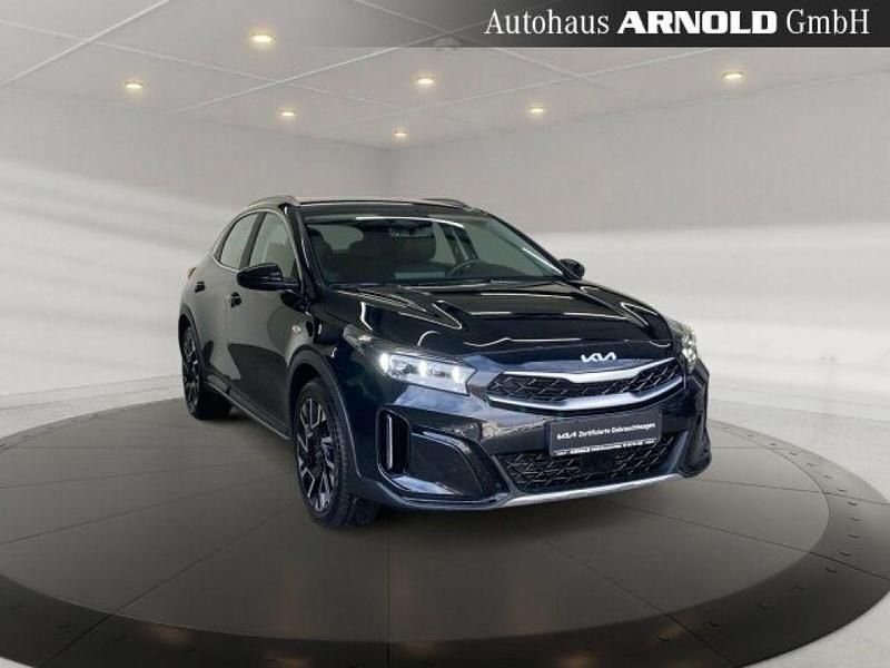 Zilinaschwarz metallic (metallic) Gebraucht 2024 Kia XCeed Vision SUV | 22.789 € (Superpreis) - Bild 1/4