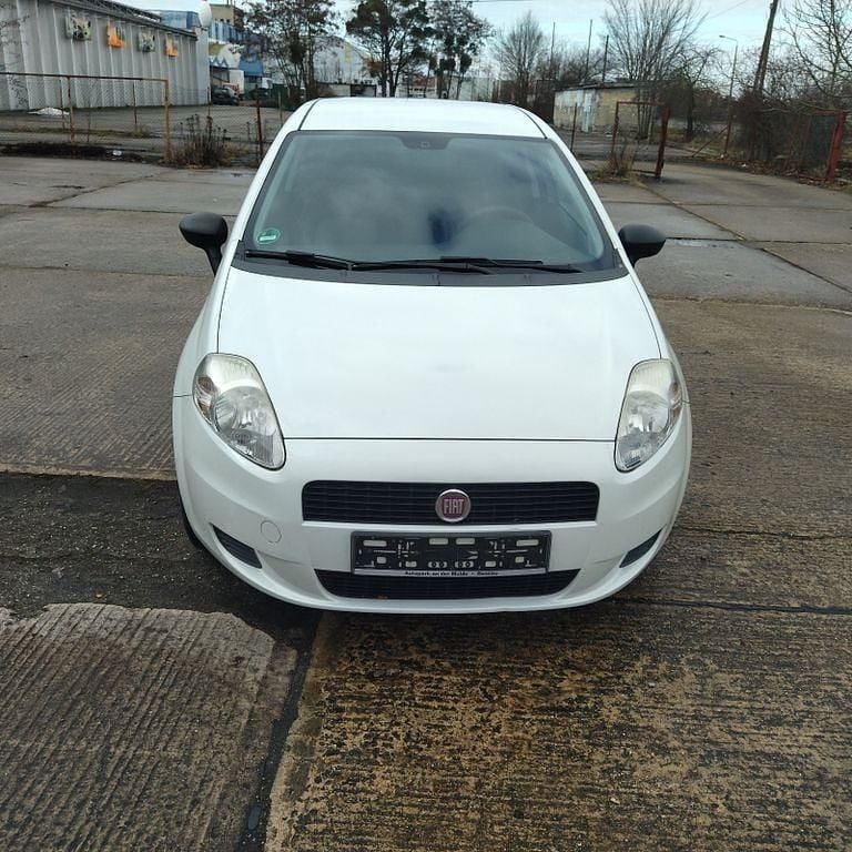 Gebraucht Fiat Punto Pop 69 PS (50 kW) 2011 Weiß Kleinwagen