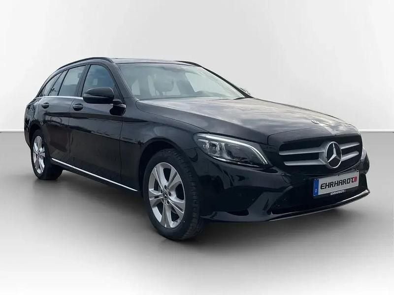 Gebraucht Mercedes C200 160 PS (117 kW) 2021 Schwarz Limousine
