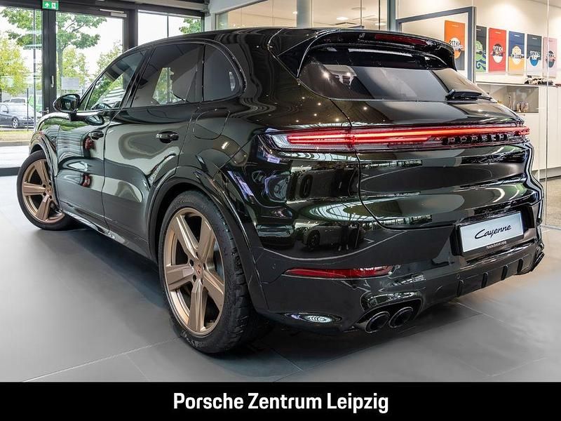 Gebraucht Porsche Cayenne 470 PS (345 kW) 2025 Gruen SUV