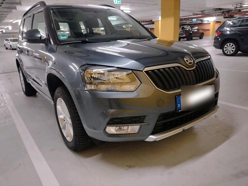 Grau Gebraucht 2016 Skoda Yeti Ambition SUV | 15.980 € (Fairer Preis) - Bild 1/4