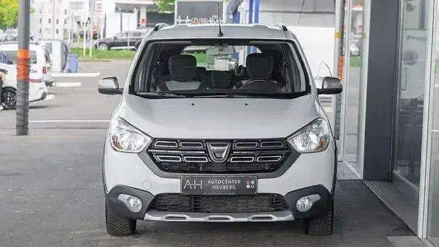 Gebraucht Dacia Lodgy Stepway 116 PS (85 kW) 2020 Weiß Van / Kleinbus