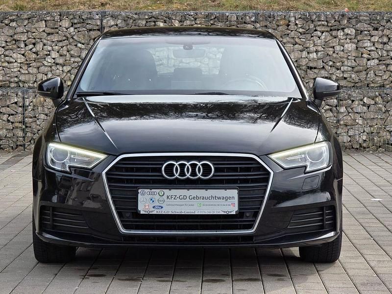 Gebraucht Audi A3 Basis 150 PS (110 kW) 2017 Schwarz Limousine