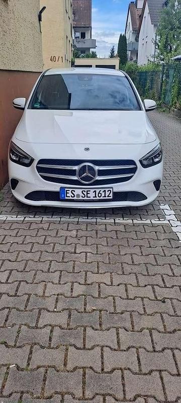 Gebraucht 2020 Mercedes 180 Limousine | 20.999 € (Teuer) - Bild 1/4