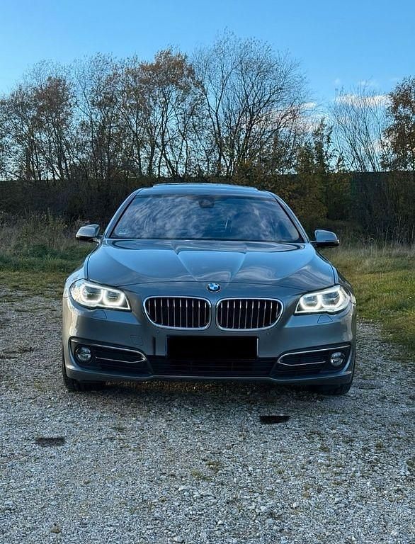 Grau Gebraucht 2015 BMW 530 Sport Line Limousine | 22.999 € (Etwas zu teuer) - Bild 1/4
