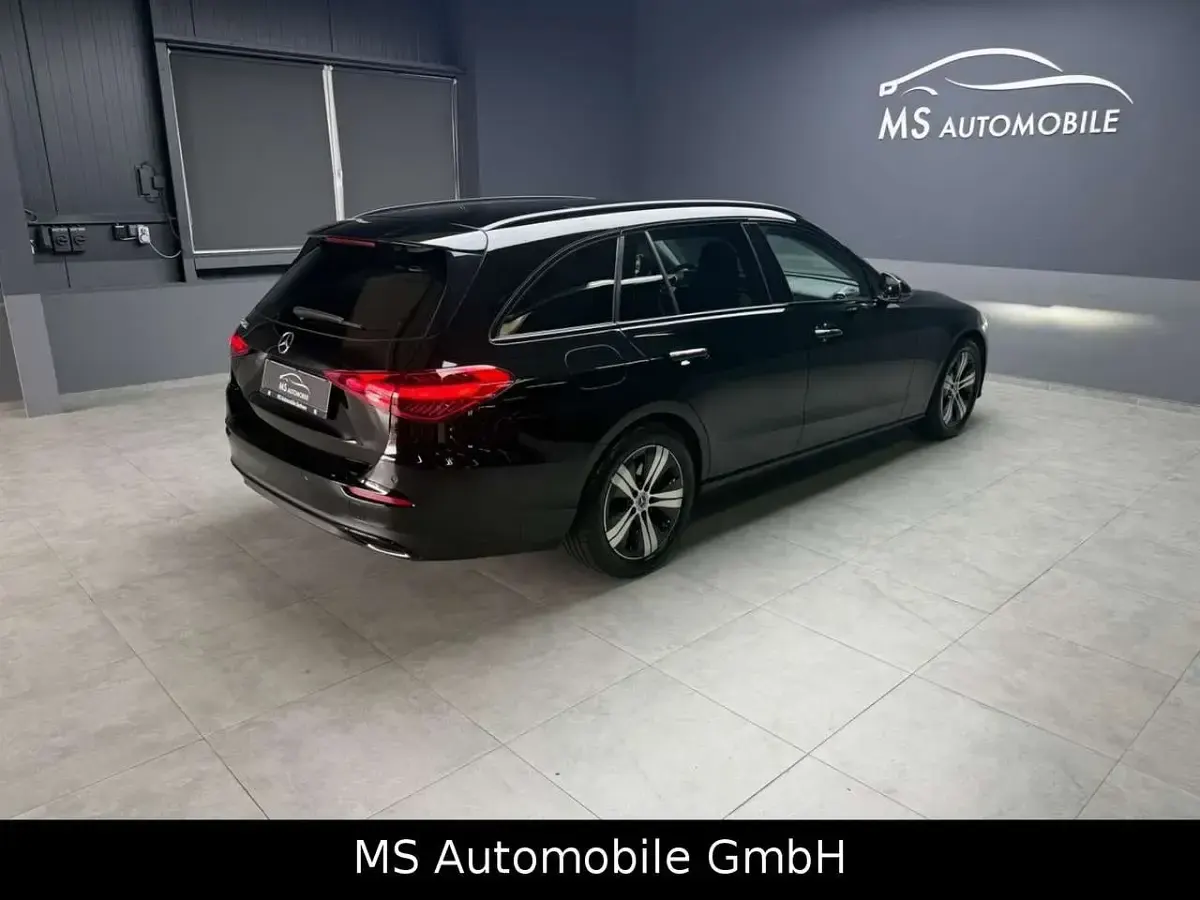 Gebraucht Mercedes C220 Avantgarde 197 PS (144 kW) 2023 Schwarz/baltic black Kombi