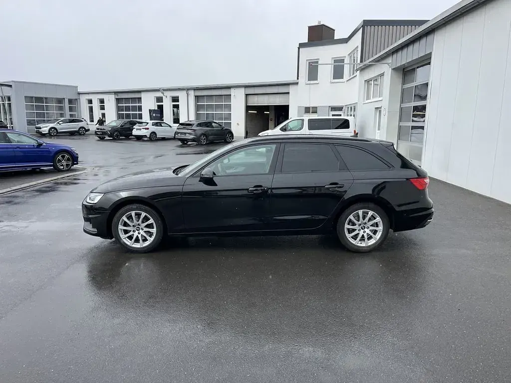 Gebraucht Audi A4 150 PS (110 kW) 2022 Schwarz Kombi