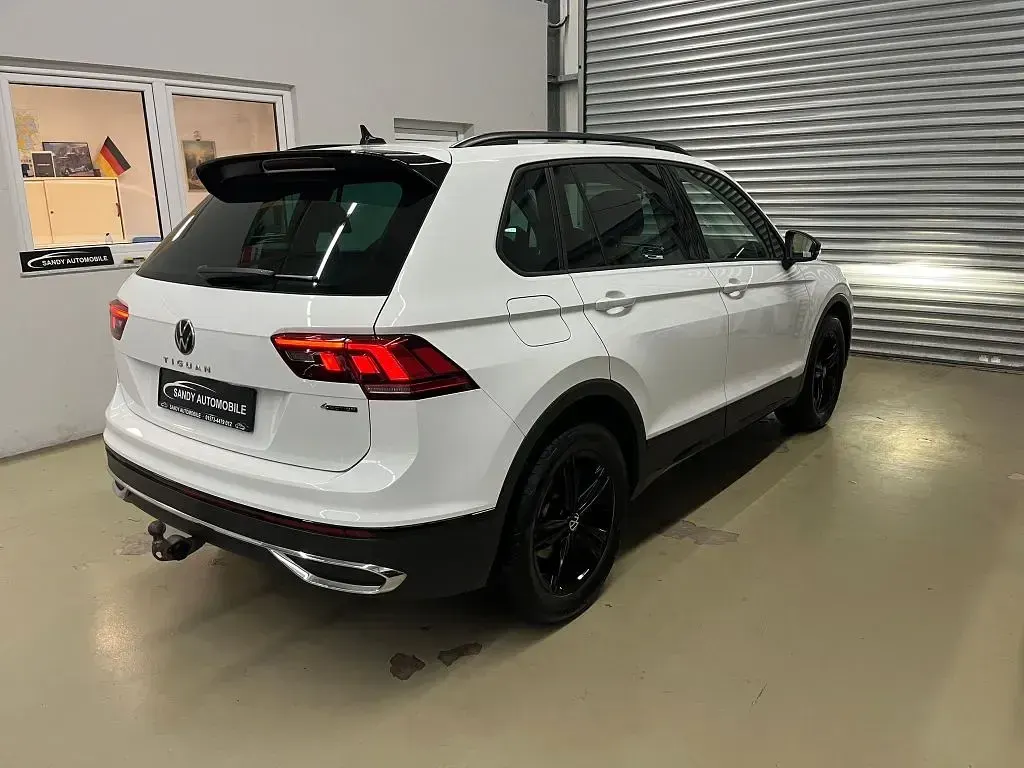 Gebraucht VW Tiguan Sportline 150 PS (110 kW) 2022 Weiß SUV