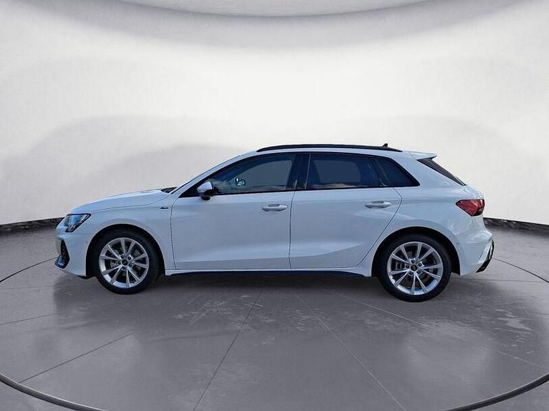 Gebraucht Audi A3 S-Line 150 PS (110 kW) 2025 Arkonaweiß Kombi