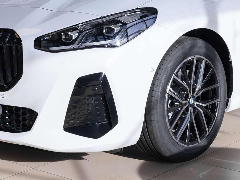 Neu BMW 223 Active Tourer M Sport 204 PS (150 kW) 2025 Alpinweiss iii Van / Kleinbus