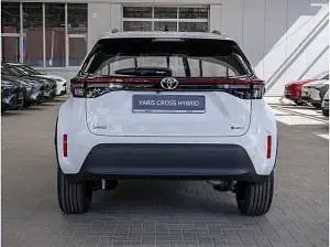 Neu Toyota Yaris Cross 131 PS (96 kW) 2025 Weiß (weiss / super white 2) SUV