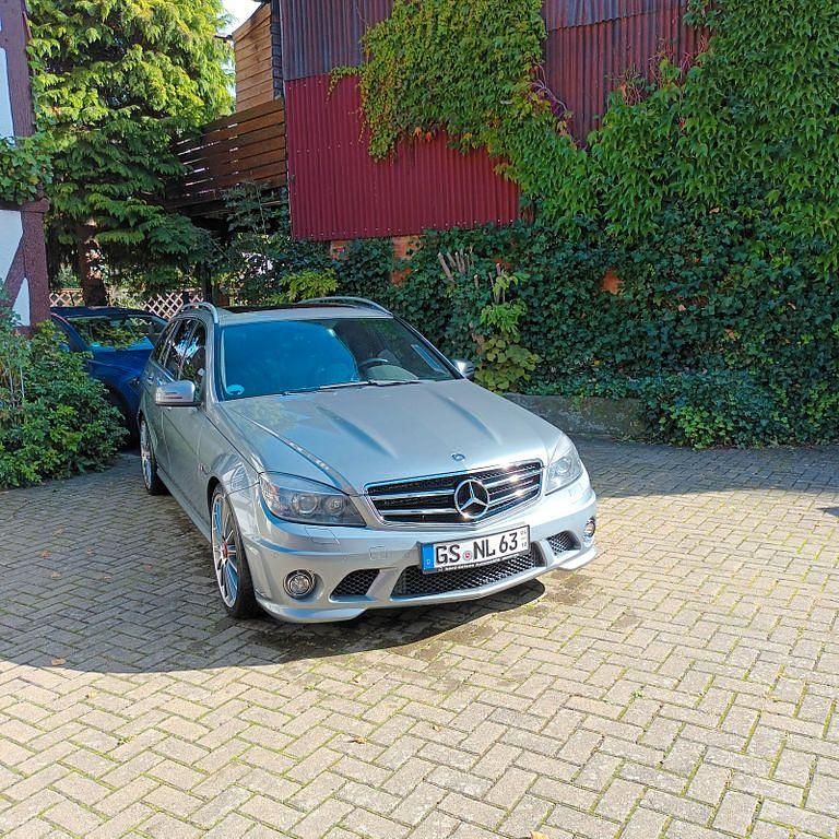 Silber Gebraucht 2009 Mercedes C63 AMG AMG Limousine | 23.999 € (Superpreis) - Bild 1/4