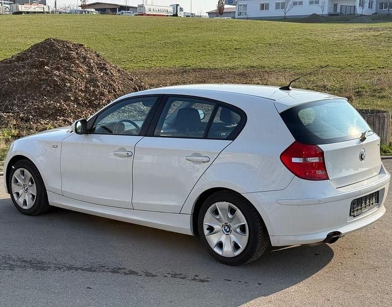 Gebraucht BMW 116 Advantage 122 PS (89 kW) 2010 Weiß Kleinwagen