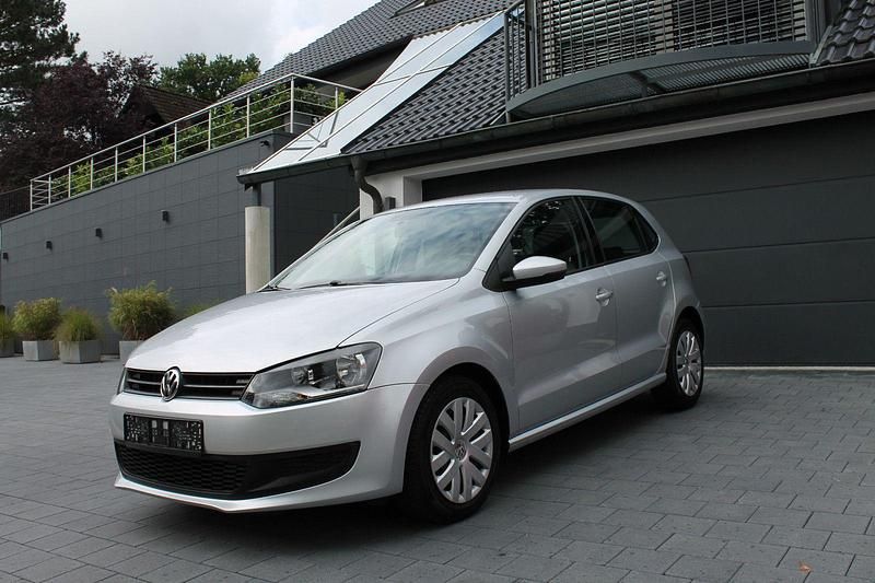 Silber Gebraucht 2009 VW Polo Comfortline Kleinwagen | 7.600 € (Teuer) - Bild 1/4