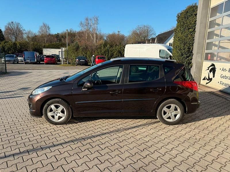 Gebraucht Peugeot 207 Premium 92 PS (67 kW) 2011 Schwarz Kombi