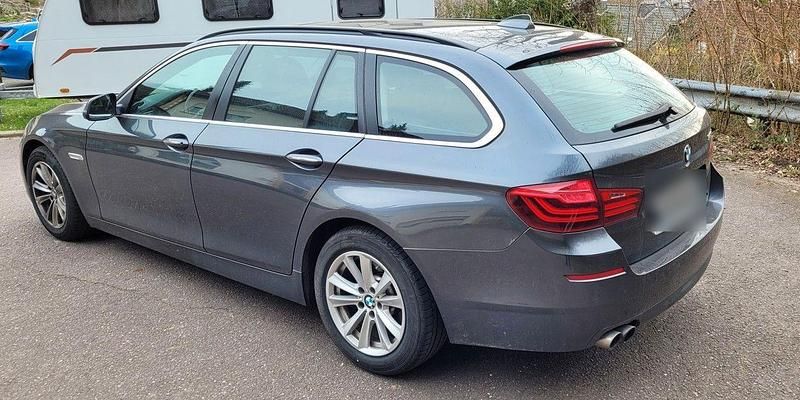 Gebraucht BMW 520 190 PS (139 kW) 2016 Grau Kombi
