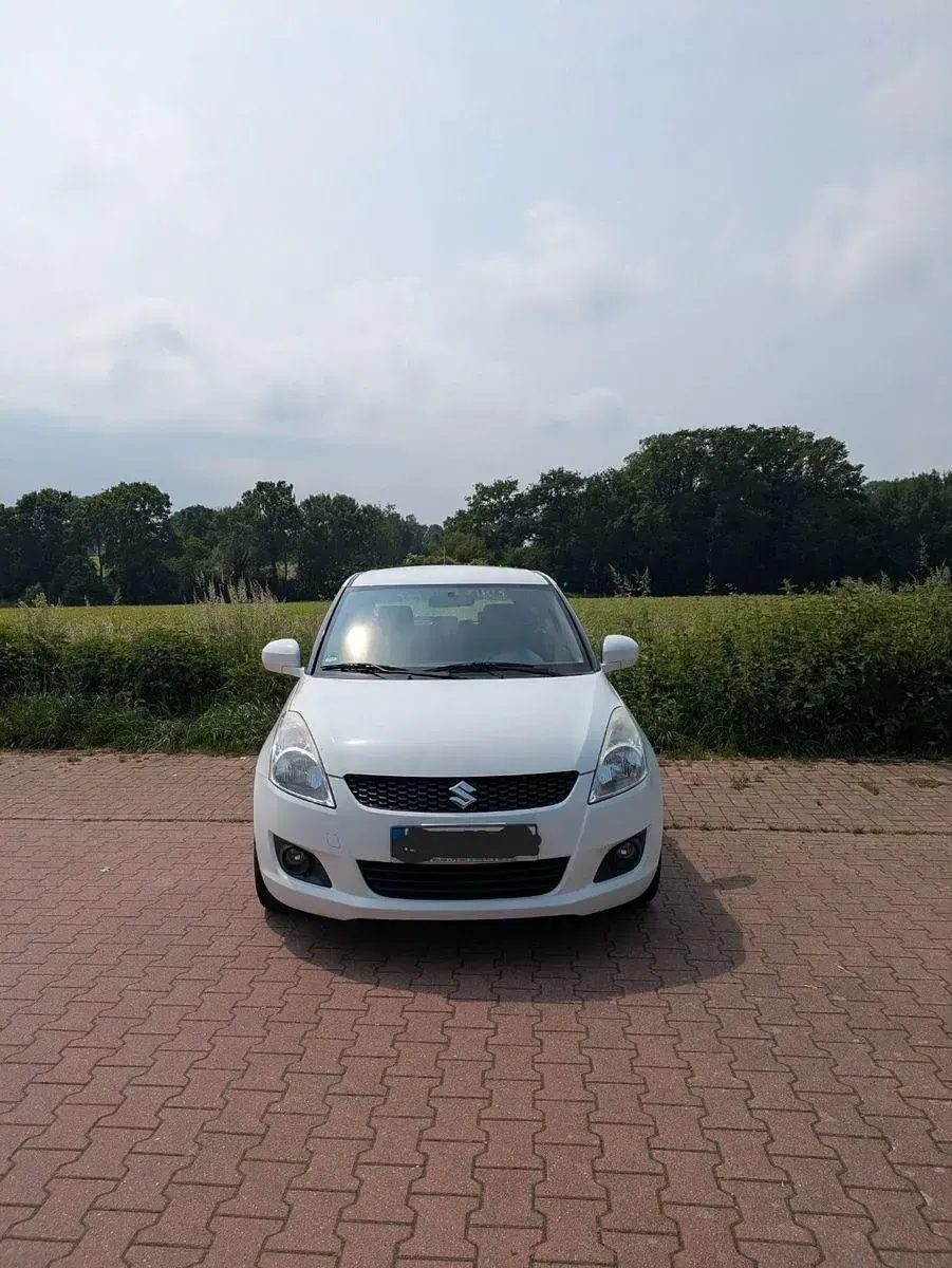 Gebraucht Suzuki Swift 94 PS (69 kW) 2012 Weiß Kleinwagen